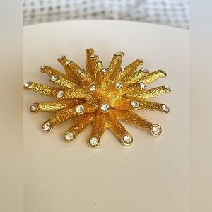 Super rare vintage LES BERNARD big chunky brooch gold tone